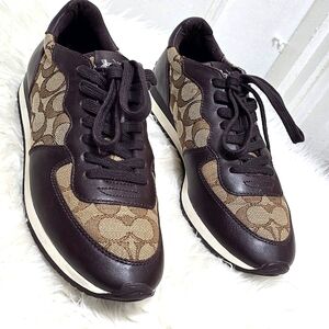 Coach Farah Signature Sneaker in Chestnut Low-Top Lace-up Fashion Sneakers🌴